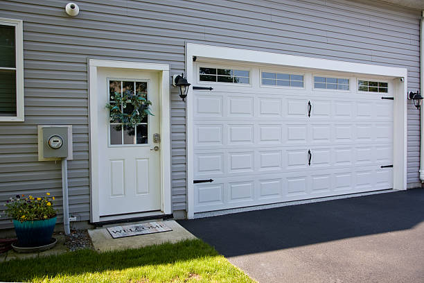 24/7 Emergency Garage Door Panel Replacement experts in Andalusia, IL